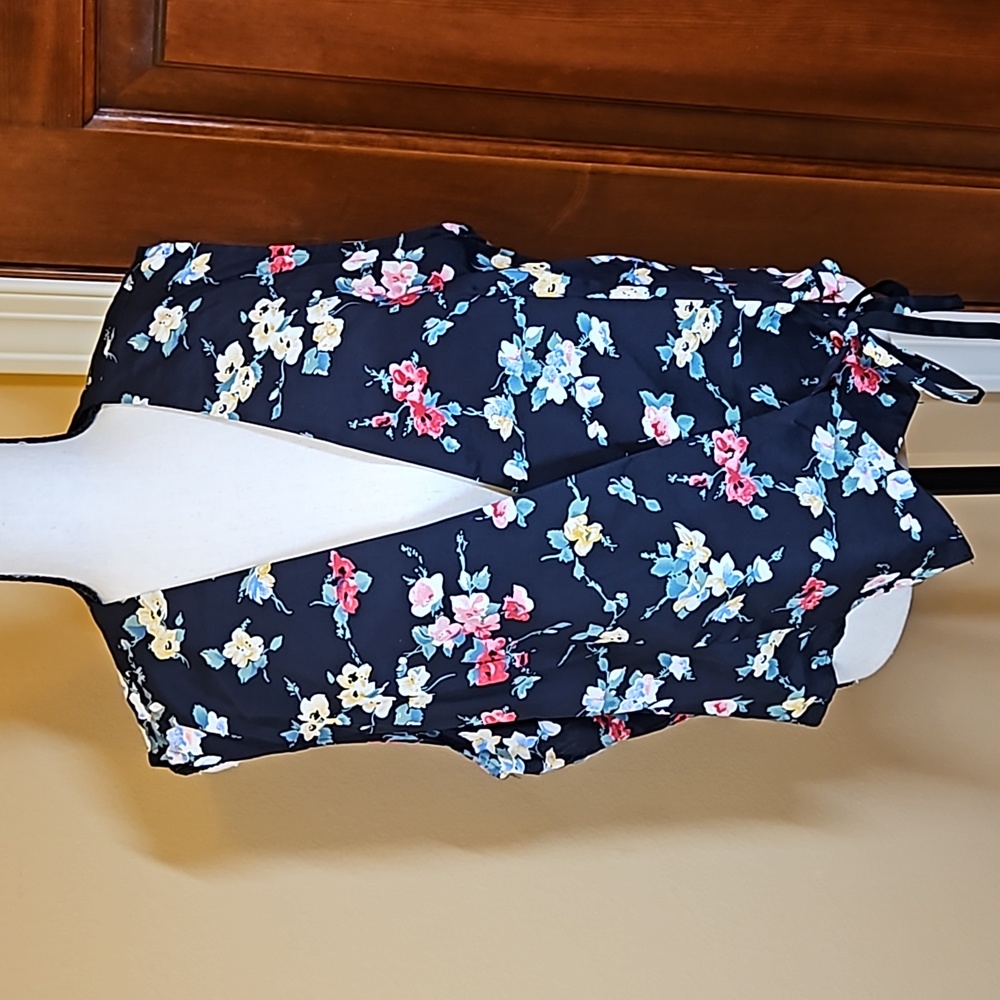 JUSTIN B. JONES TANK TOP NEW YORK XL 100% RAYON FLOWERS FLORAL V-NECK